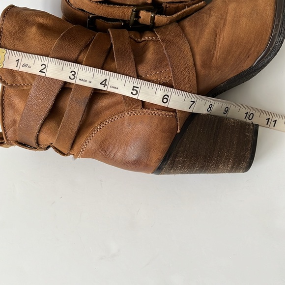 Steve Madden Brown Leather Heeled Yale Moto Buckle Distressed Ankle Boots Size 7 - Picture 7 of 10